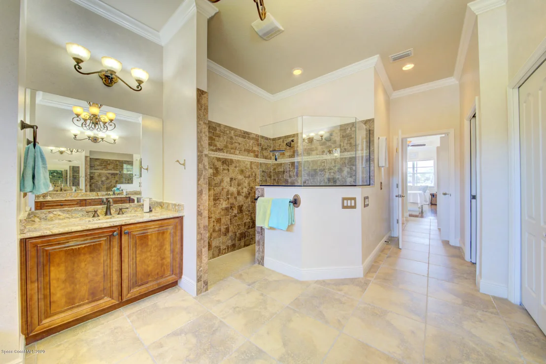 Photo of 2084 Botanica Circle