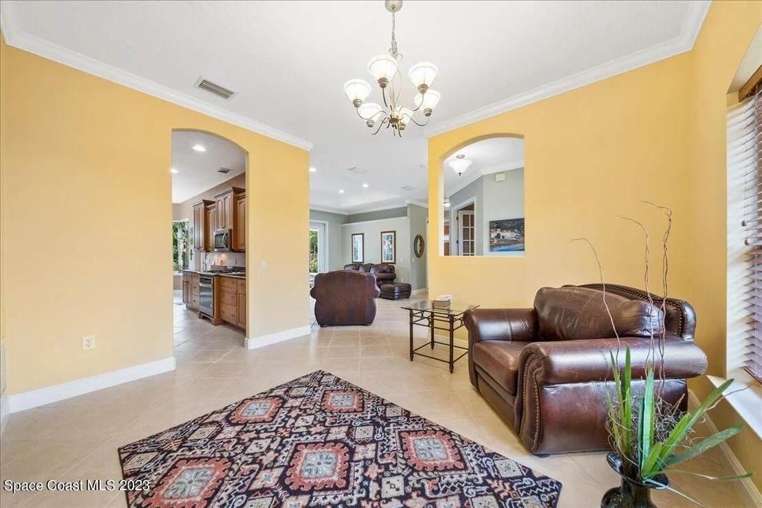 Photo of 373 Flanders Drive