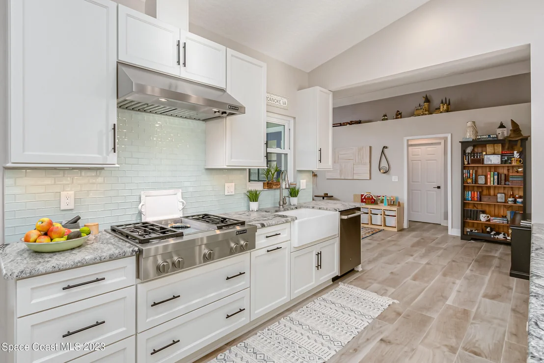 Photo of 3336 Lake View Circle