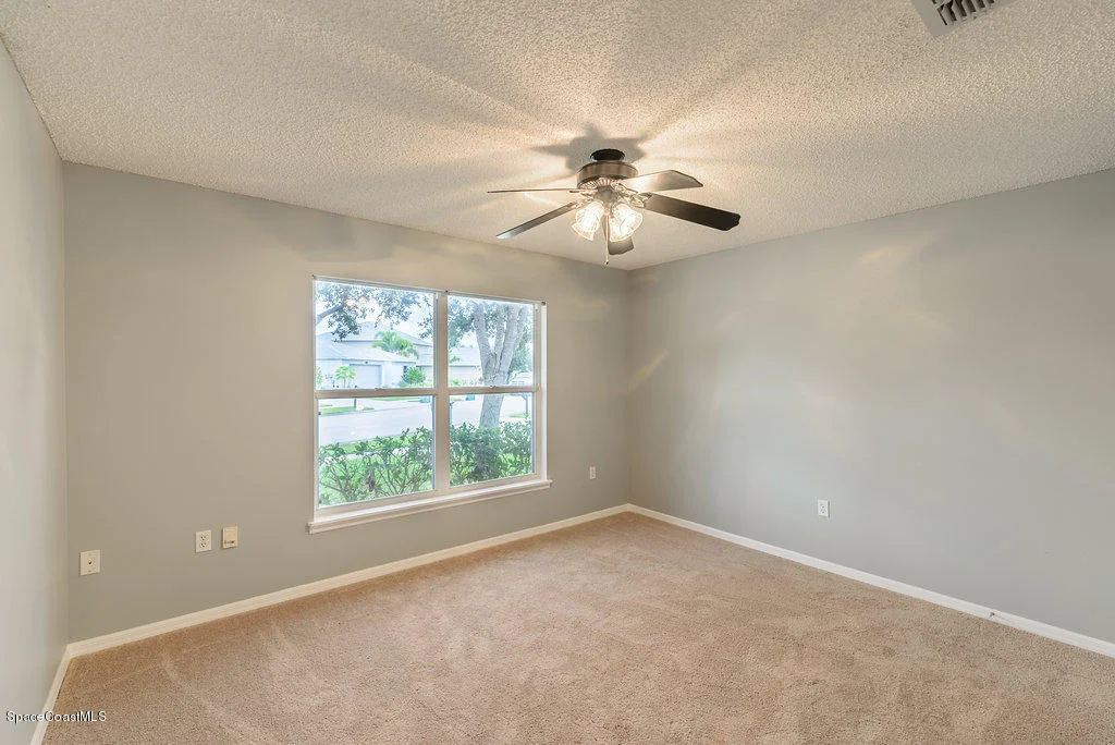 Photo of 1203 White Oak Circle