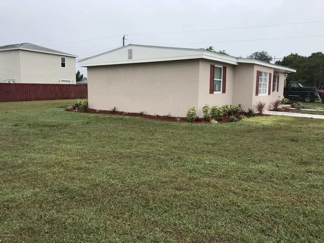 Photo of 3201 Ideal Avenue NE