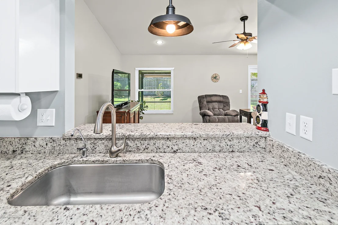 Photo of 818 Pine Shadows Avenue