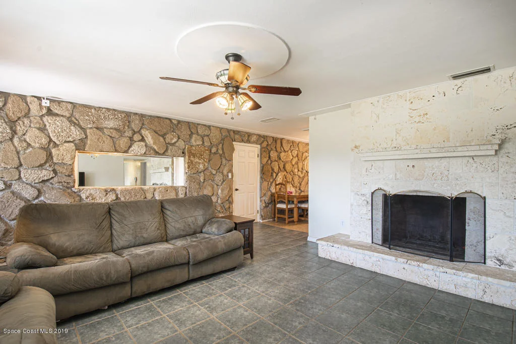 Photo of 1141 Rivermont Drive