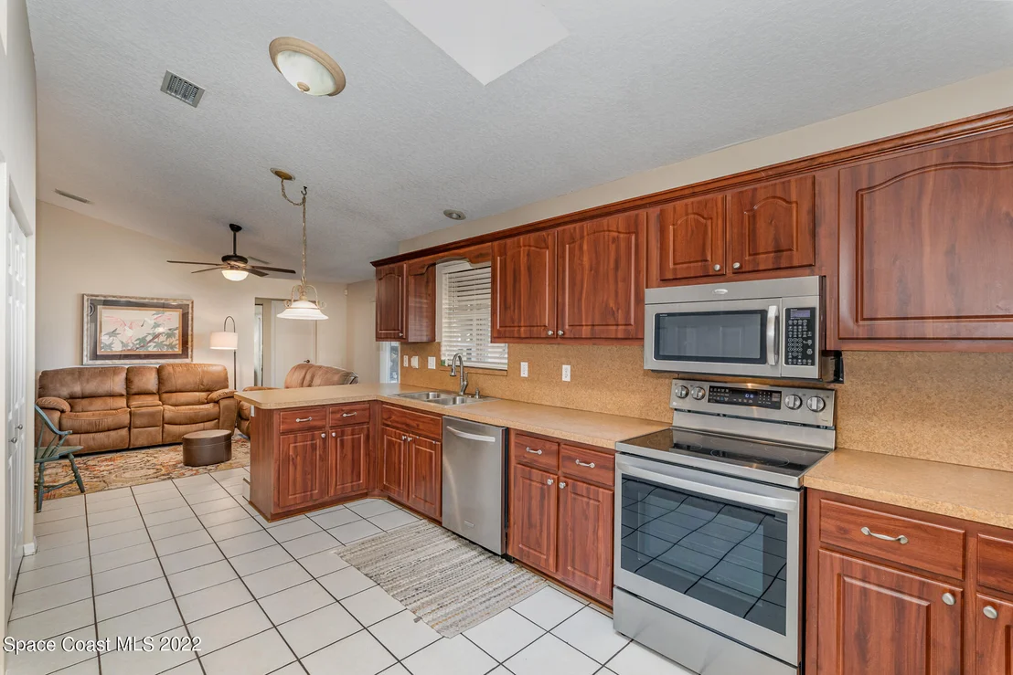 Photo of 5280 Devon Street