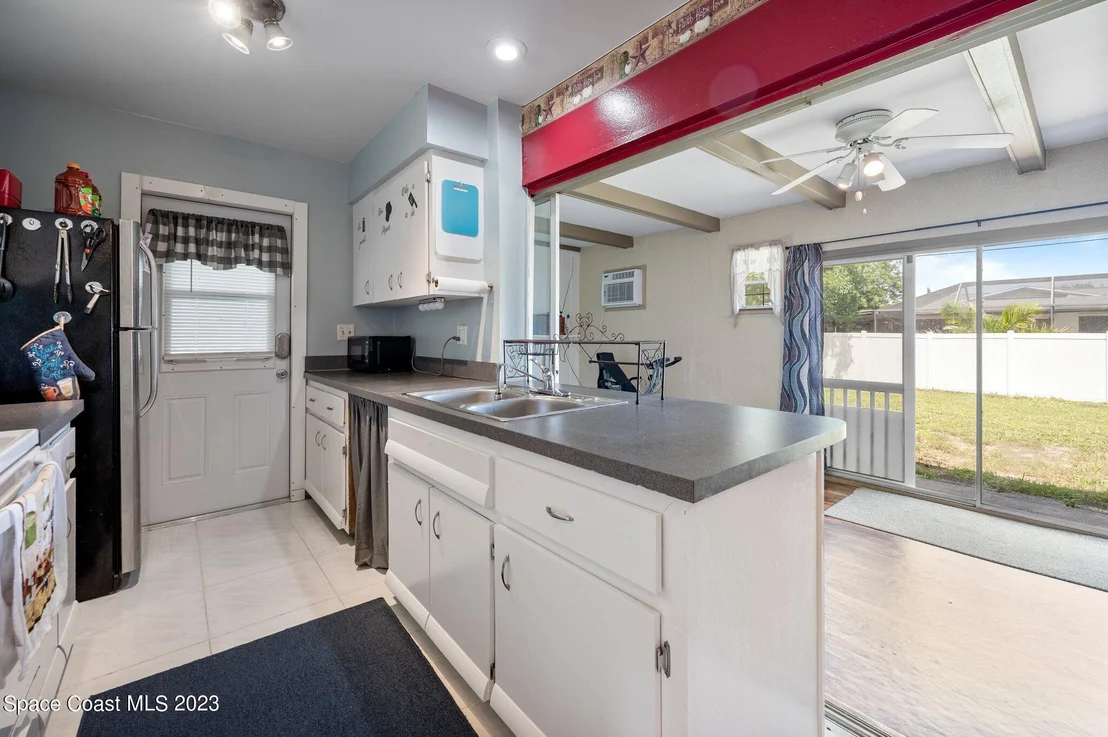 Photo of 2967 Gemini Avenue NE
