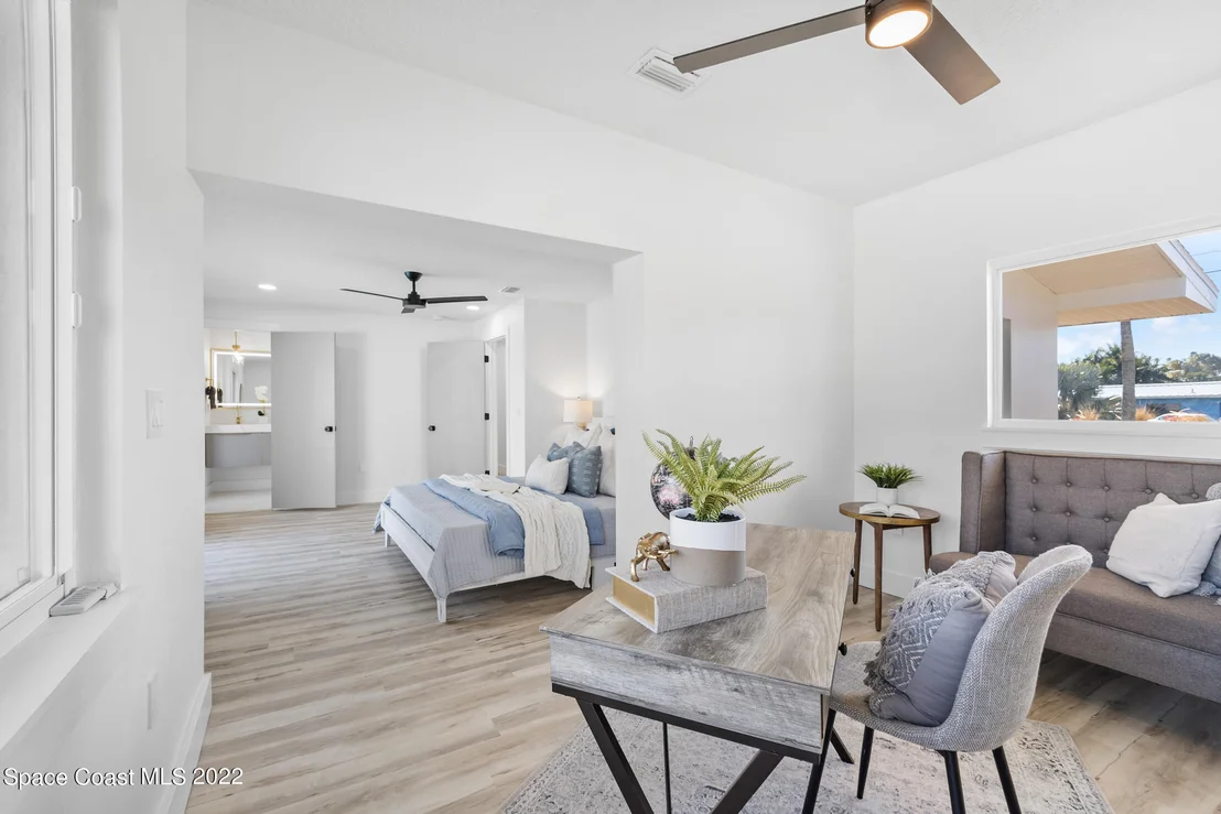 Photo of 77 W Bay Drive