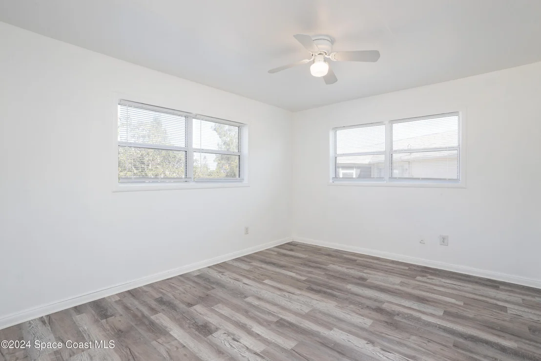 Photo of 1064 Cabot Drive NE