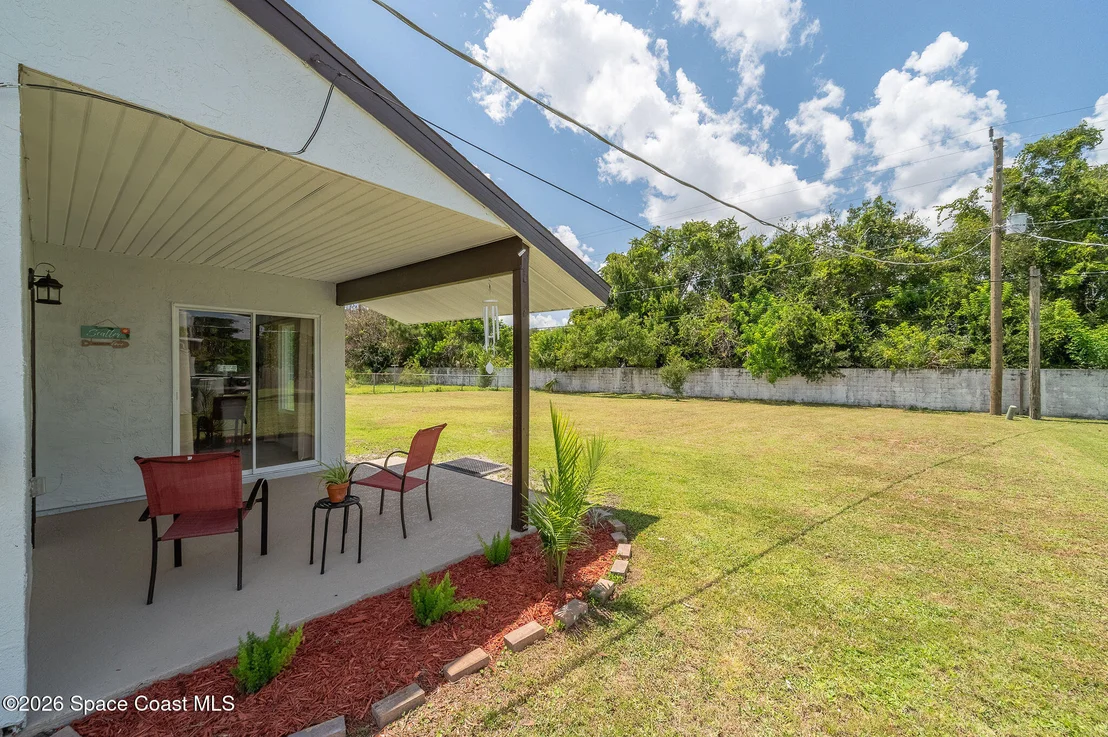 Photo of 730 Azure Avenue NE