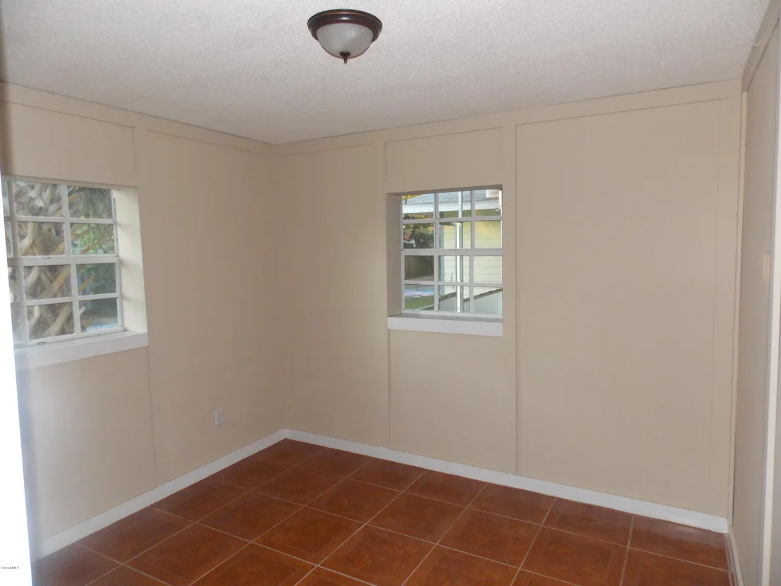 Photo of 1702 Trimble Road