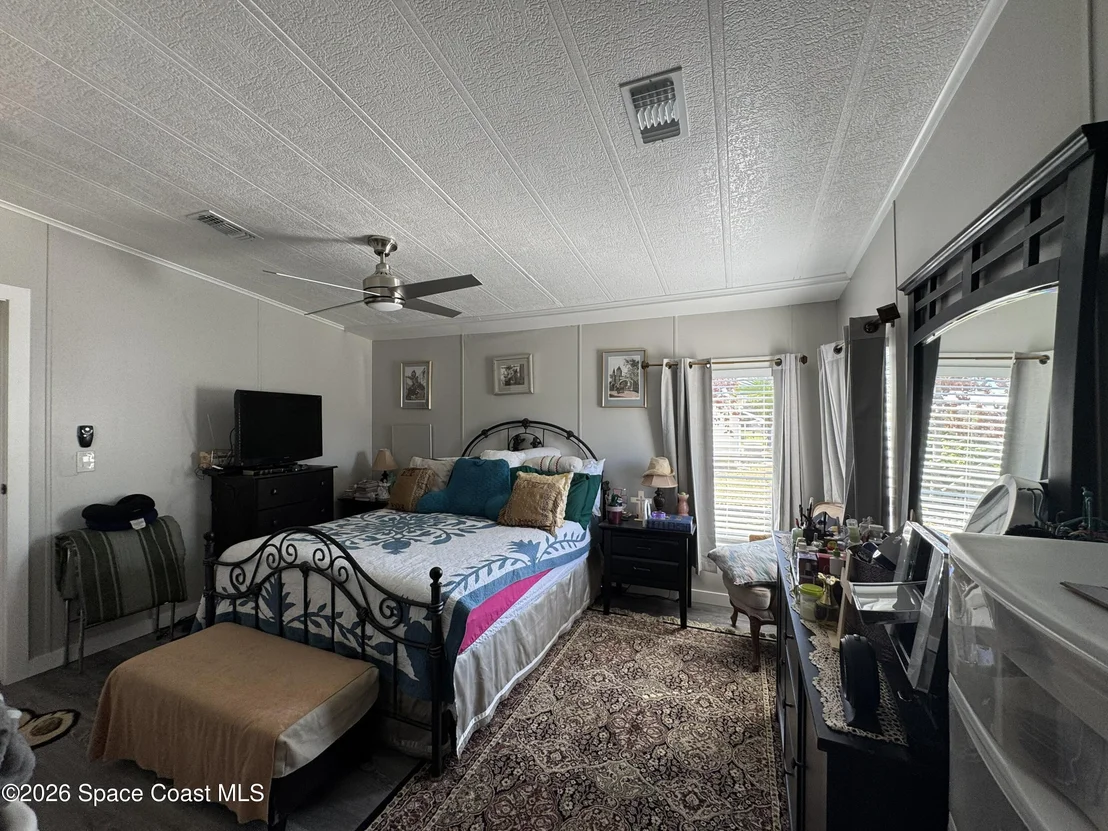 Photo of 915 Hemlock Street