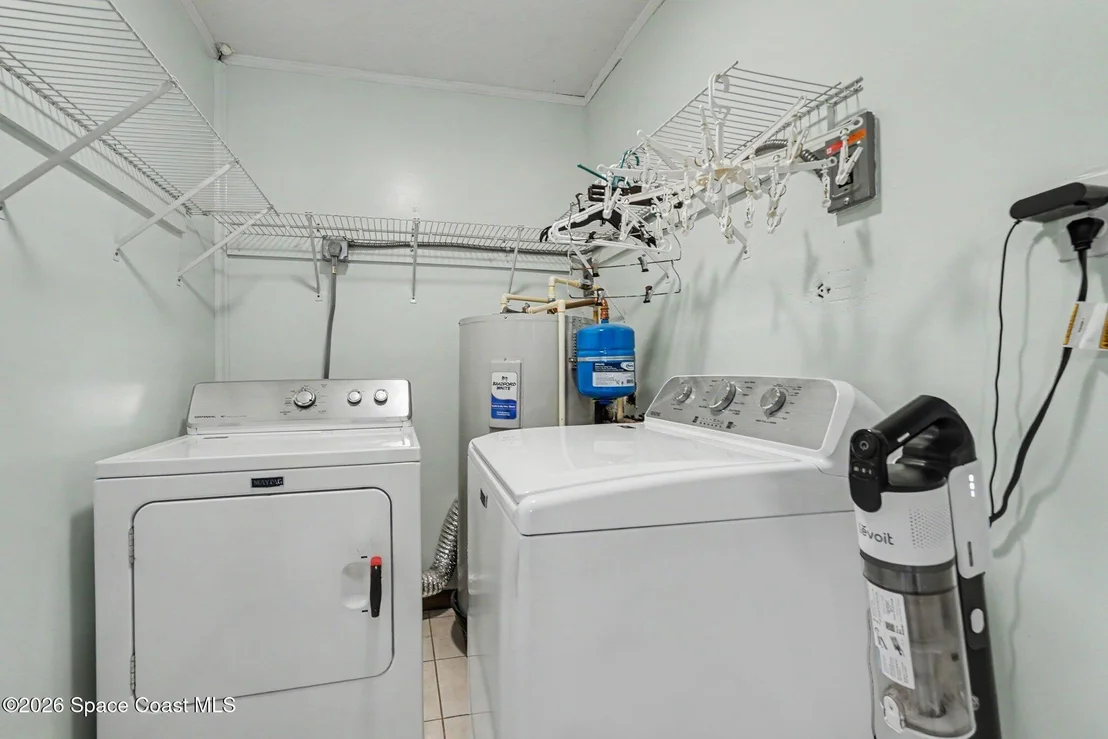 Photo of 565 Old Oak Street
