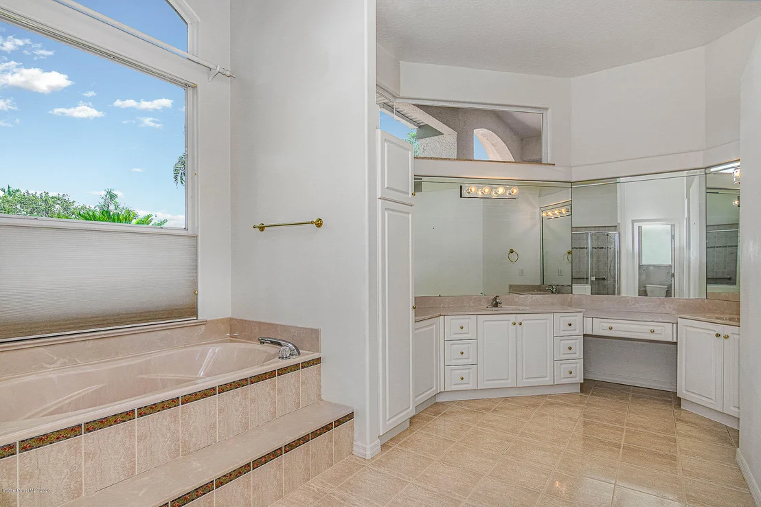 Photo of 923 Wildwood Drive