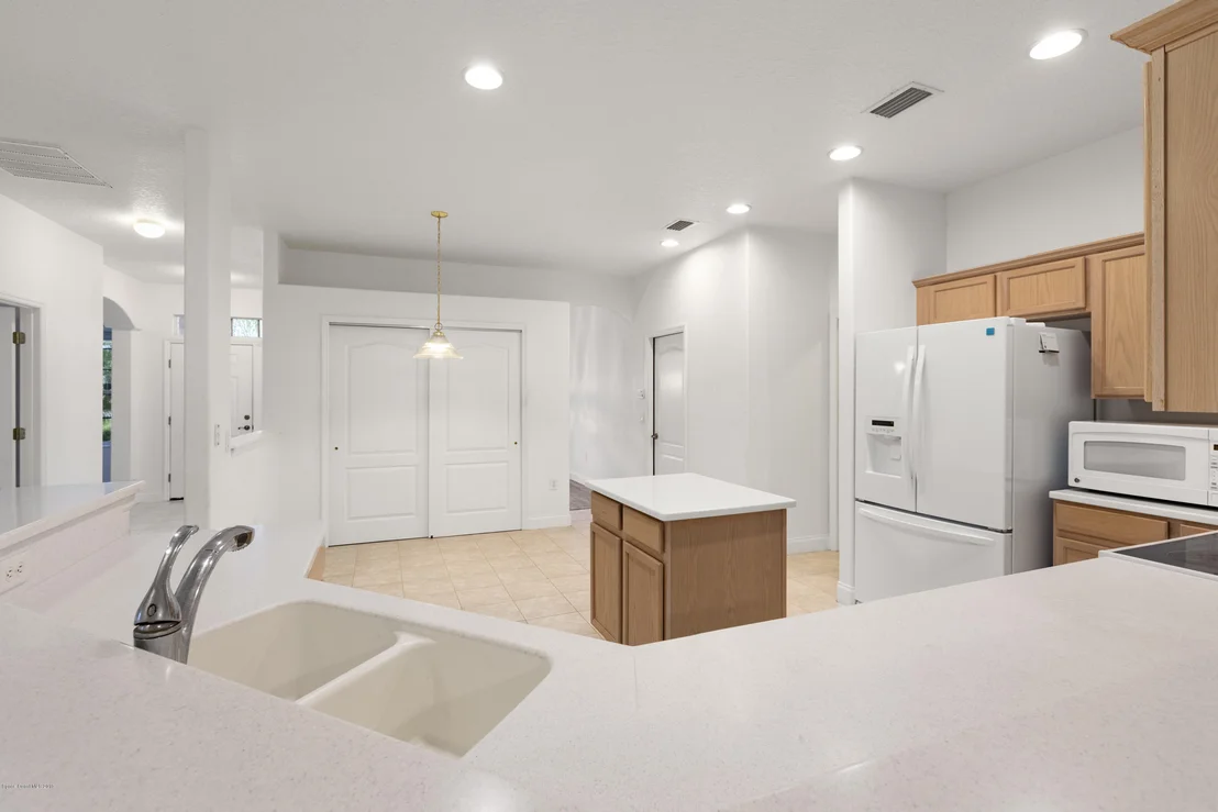 Photo of 1600 Bridgeport Circle