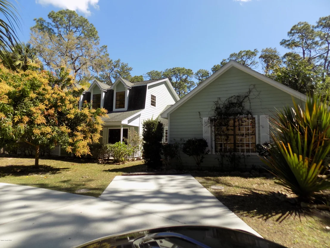 Photo of 970 Bluegrass Lane