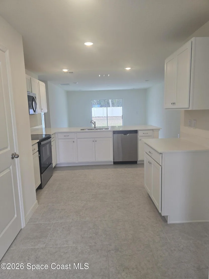 Photo of 981 SW Richmond Circle SW