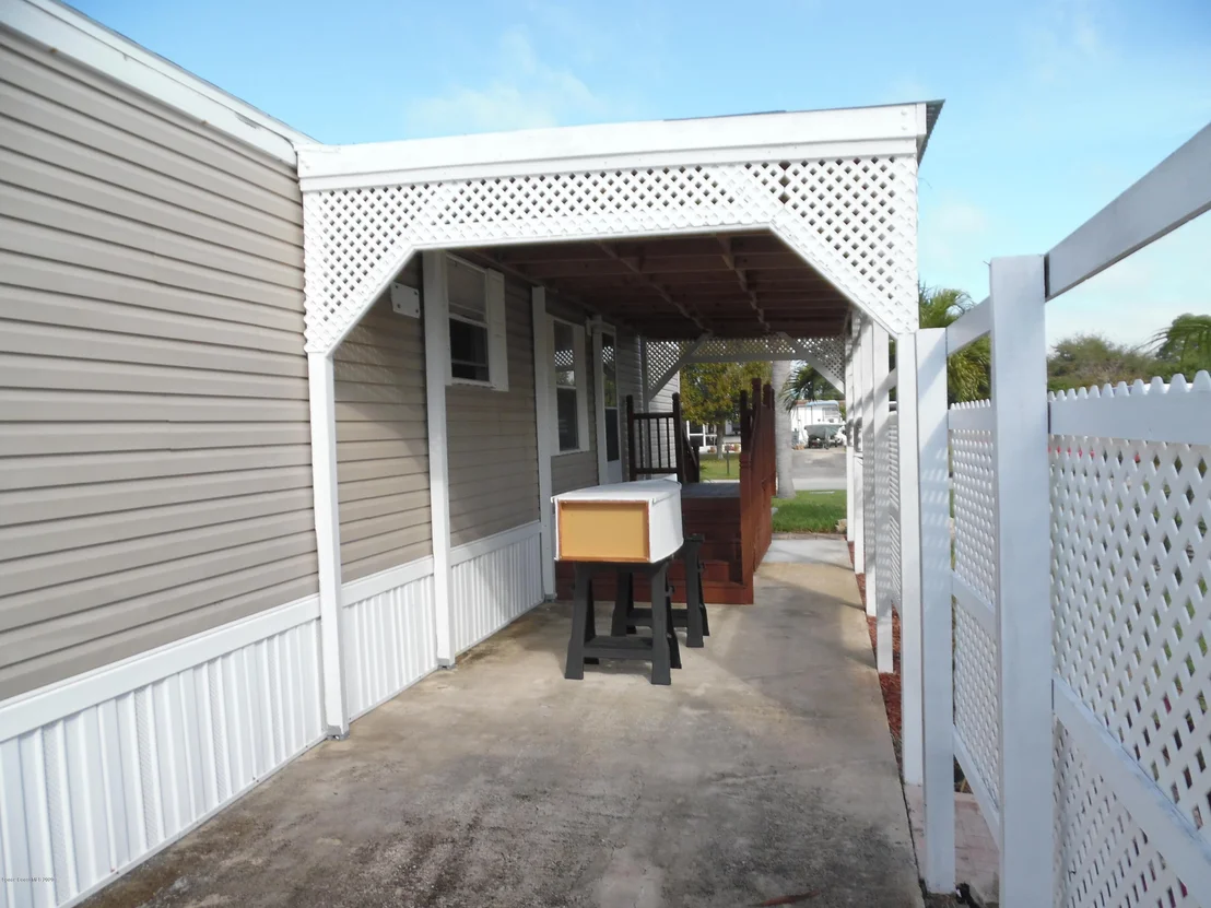 Photo of 327 Pineapple Street