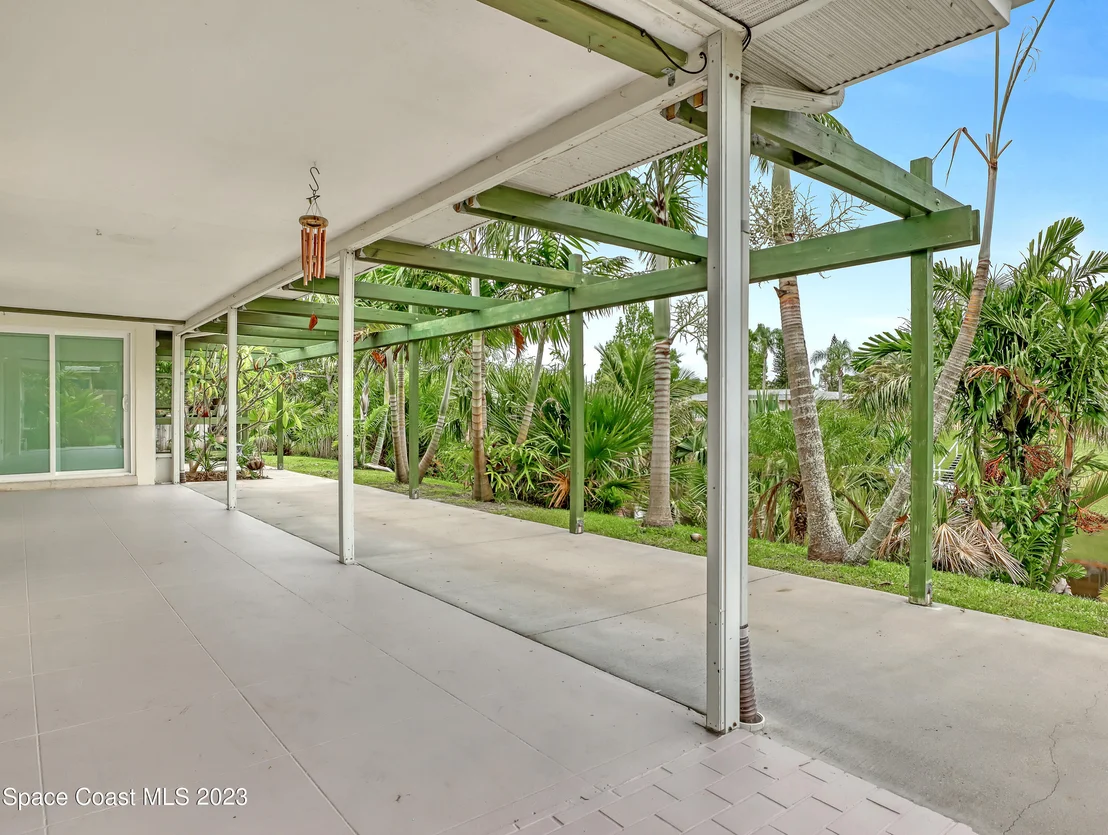 Photo of 854 Daytona Drive NE