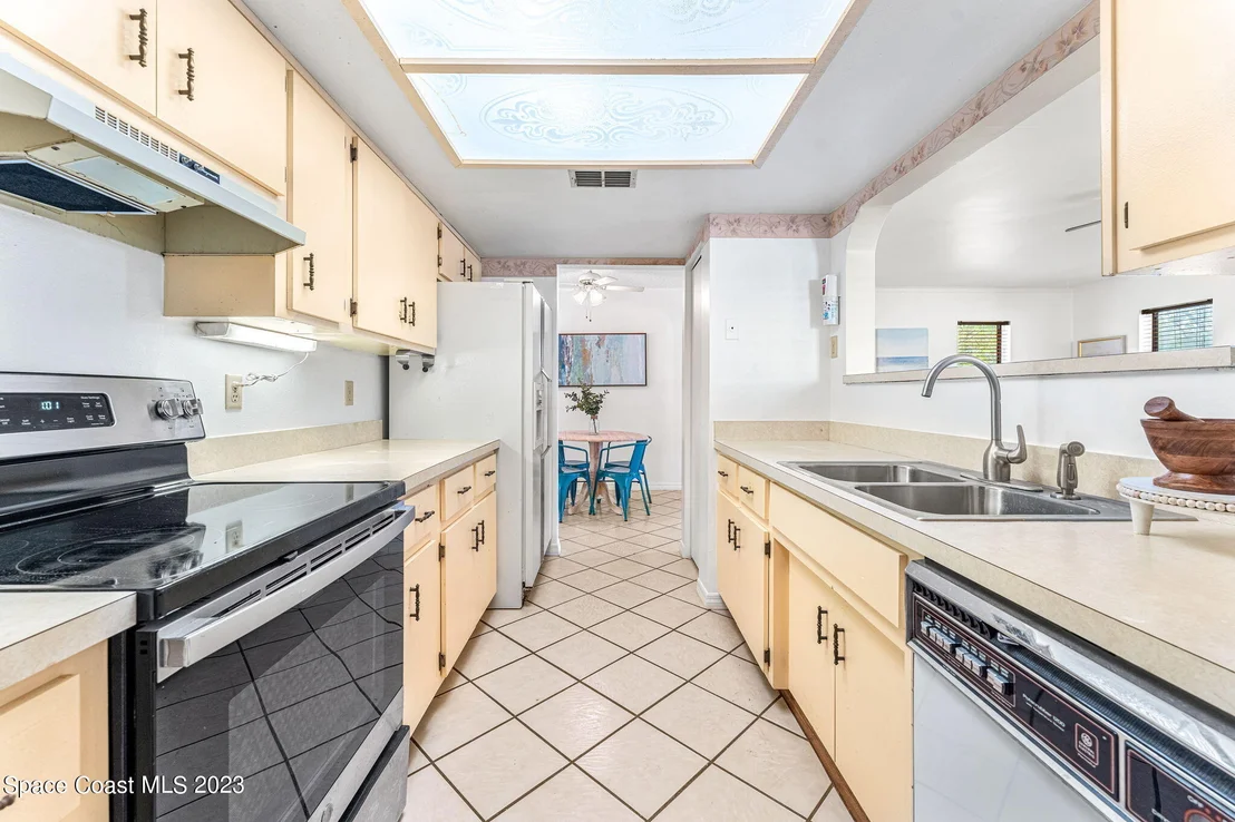 Photo of 6414 Hudson Road