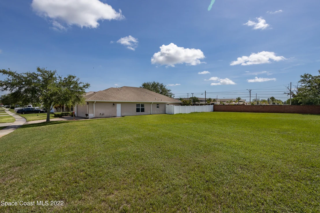 Photo of 2400 Bridgeport Circle