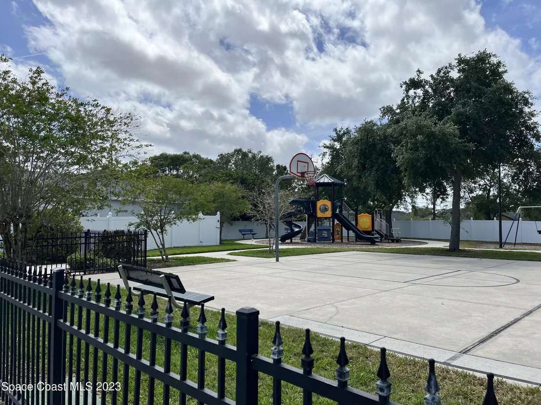 Photo of 1661 Whitman Drive