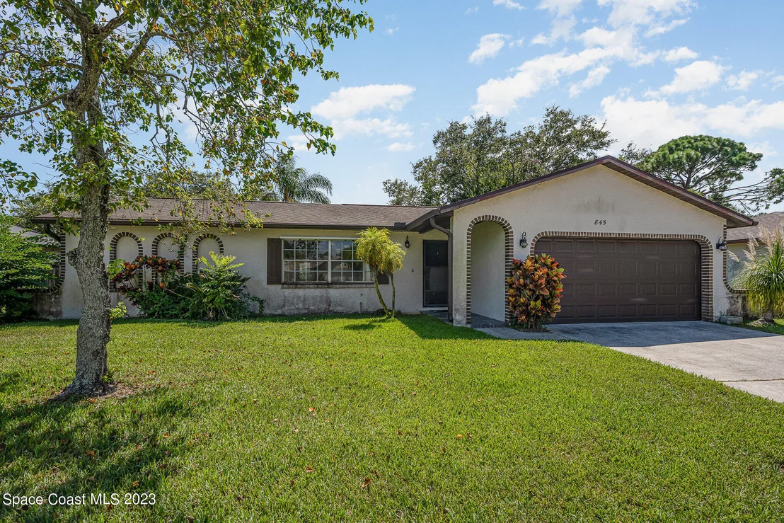 Photo of 845 Westport Drive