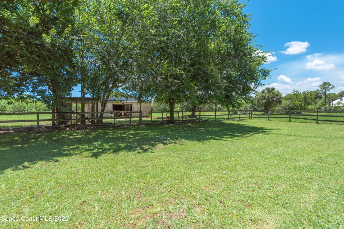 Photo of 2085 Harlock Road