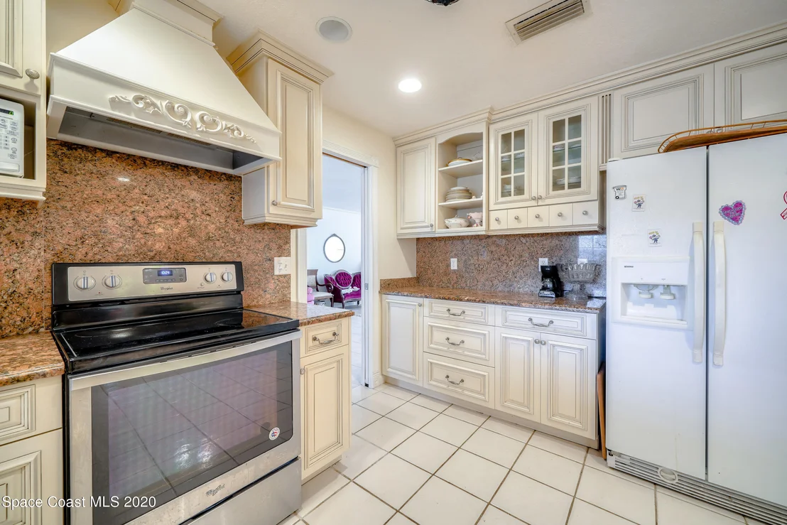 Photo of 304 HAMLIN Avenue