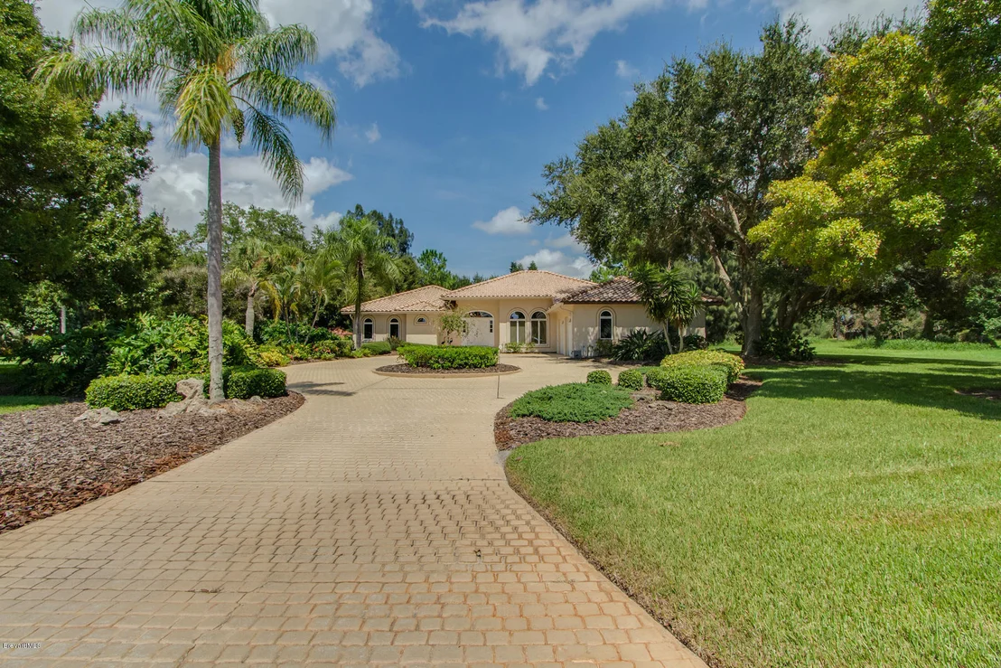 Photo of 140 Utopia Circle