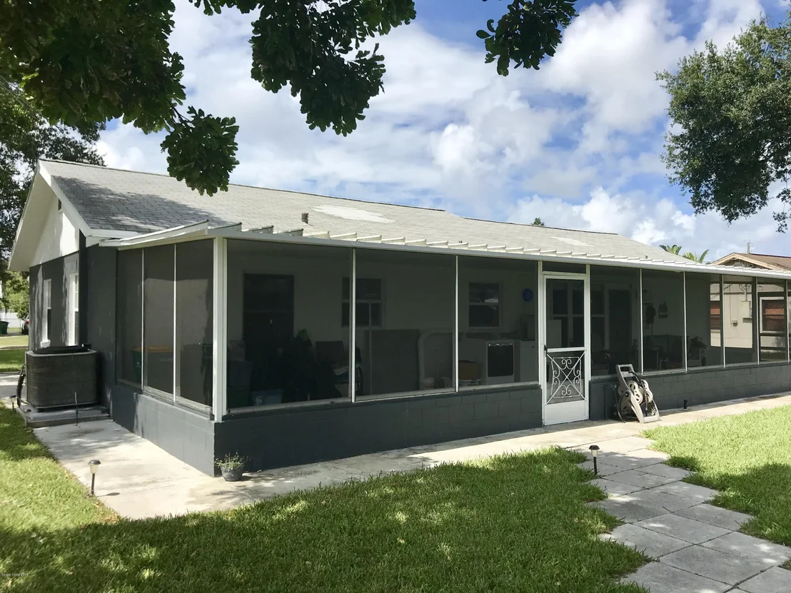 Photo of 727 Banyan Drive