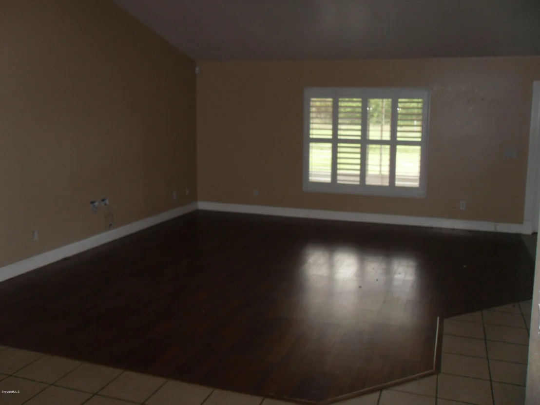 Photo of 166 NE Nemo Circle