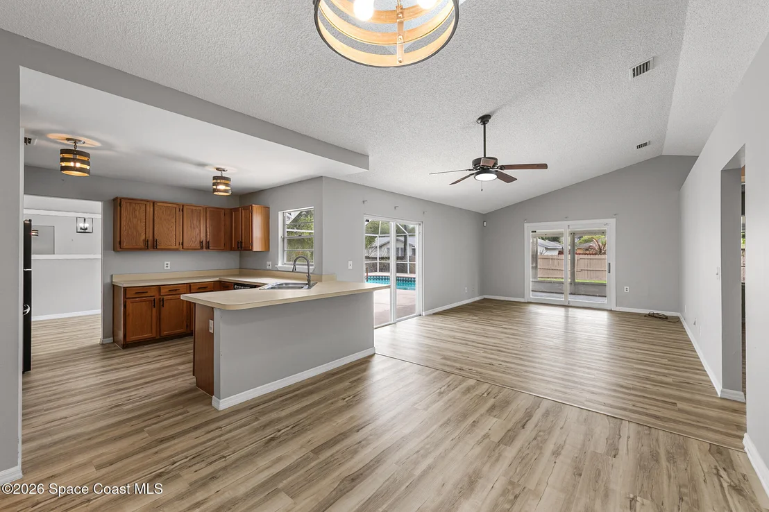 Photo of 220 Lanack Road SE