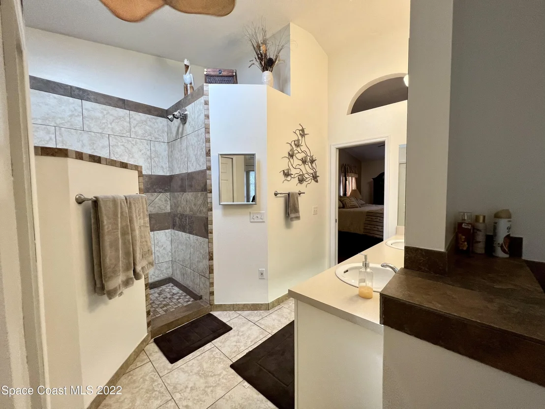 Photo of 6553 Cedar Avenue