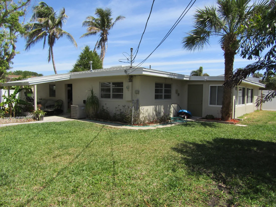 Photo of 465 Bahama Drive