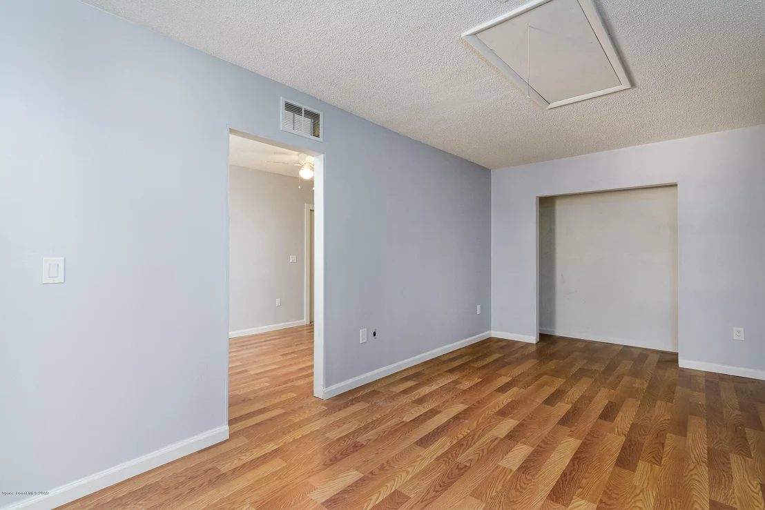 Photo of 1111 Cotton Road NE