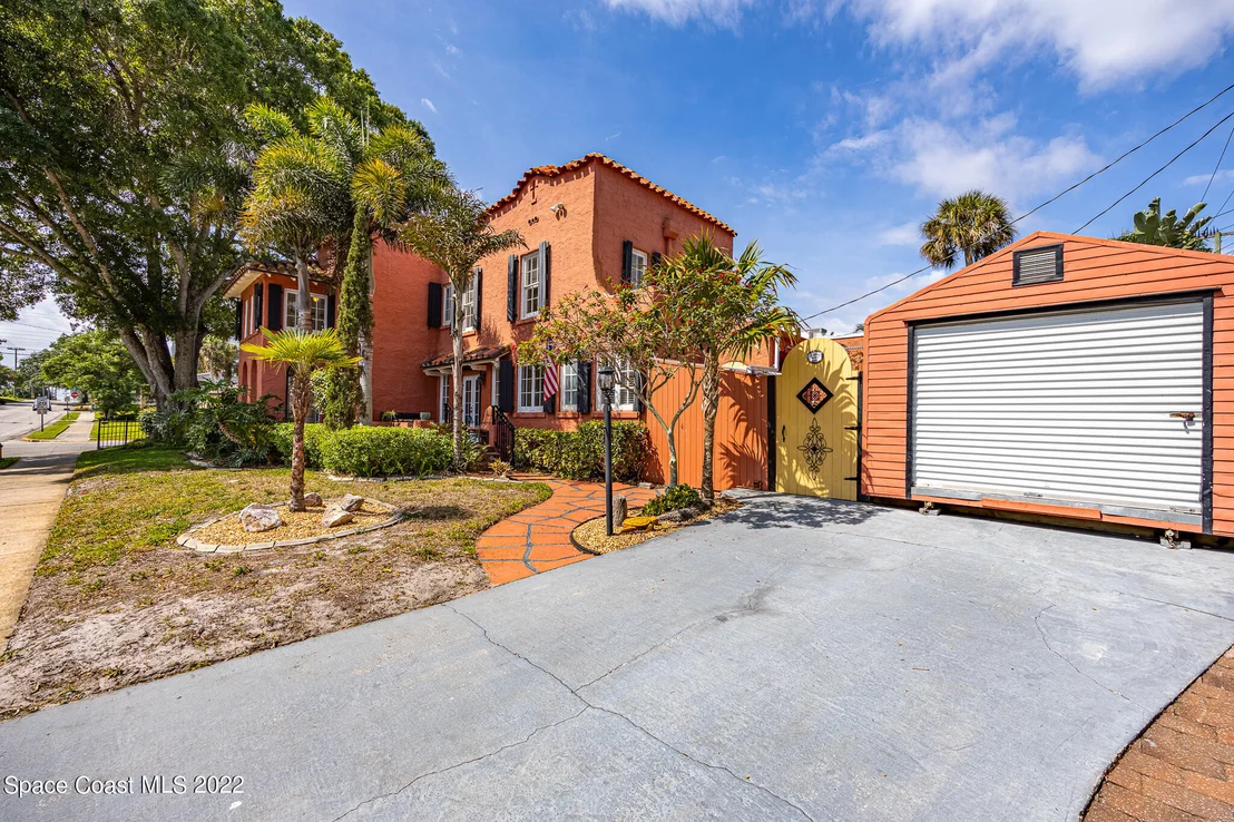 Photo of 102 Valencia Road