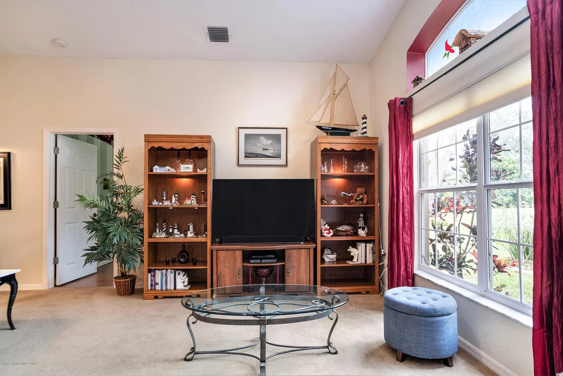 Photo of 864 Villa Drive