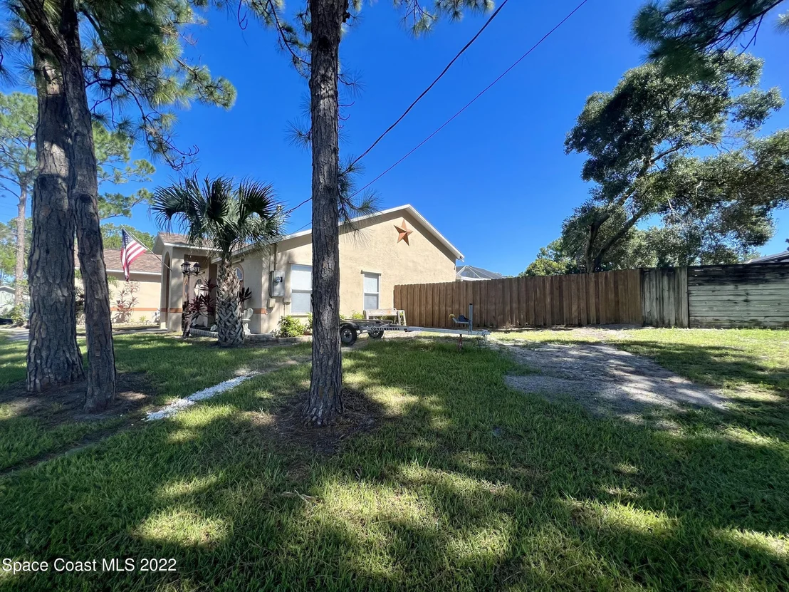 Photo of 6553 Cedar Avenue
