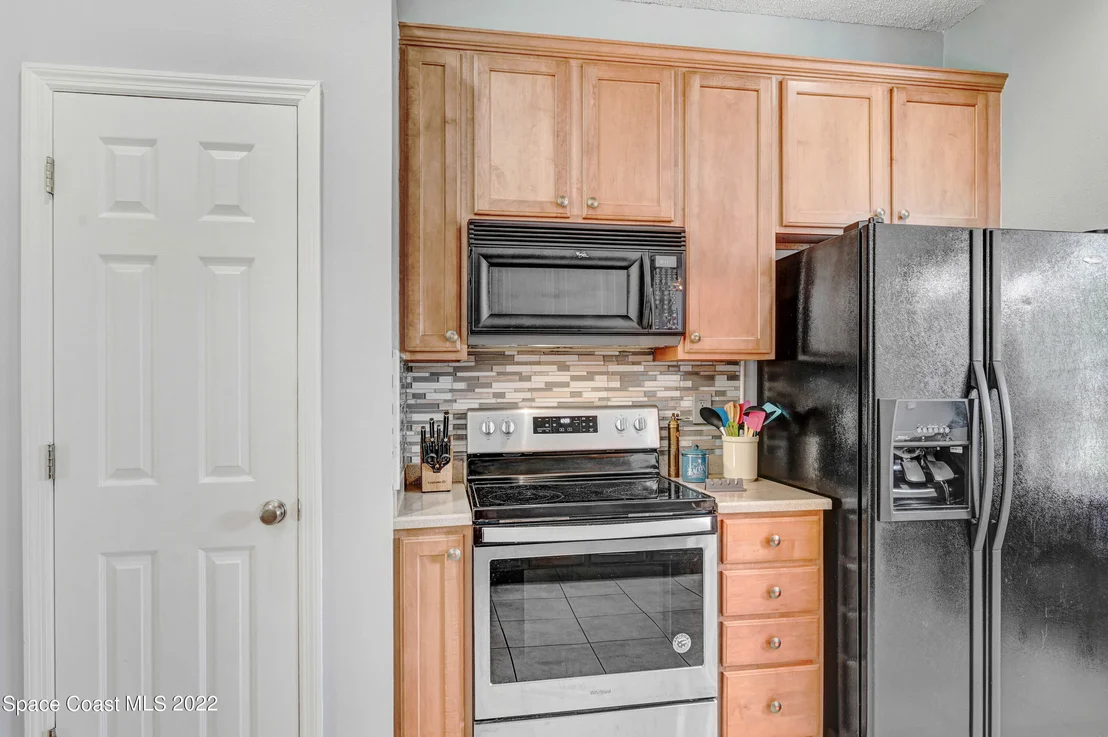 Photo of 880 Lyons Circle NW