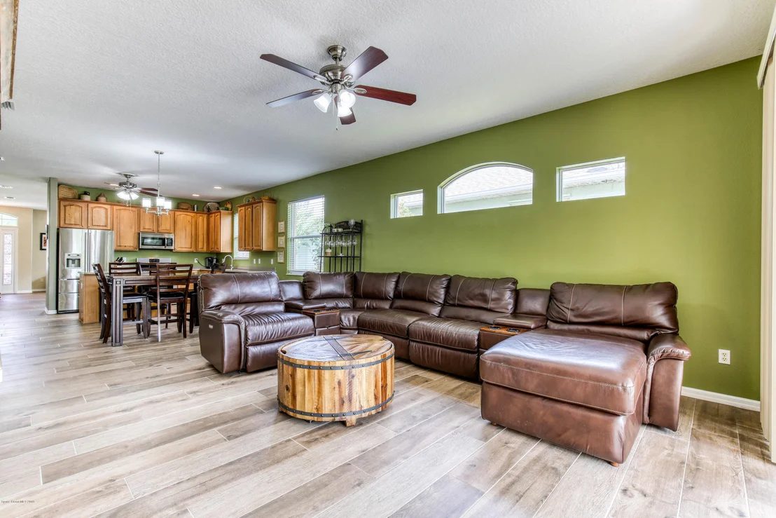 Photo of 4611 Portage Trail