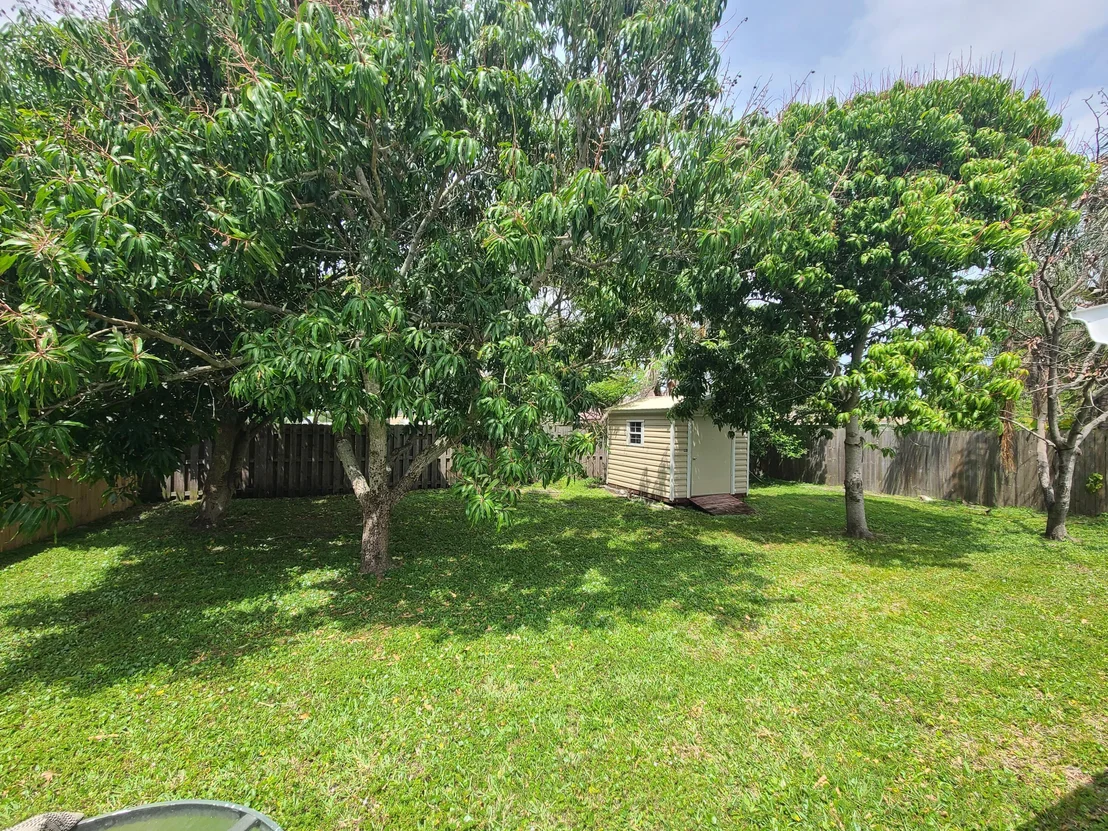 Photo of 408 Iris Lane
