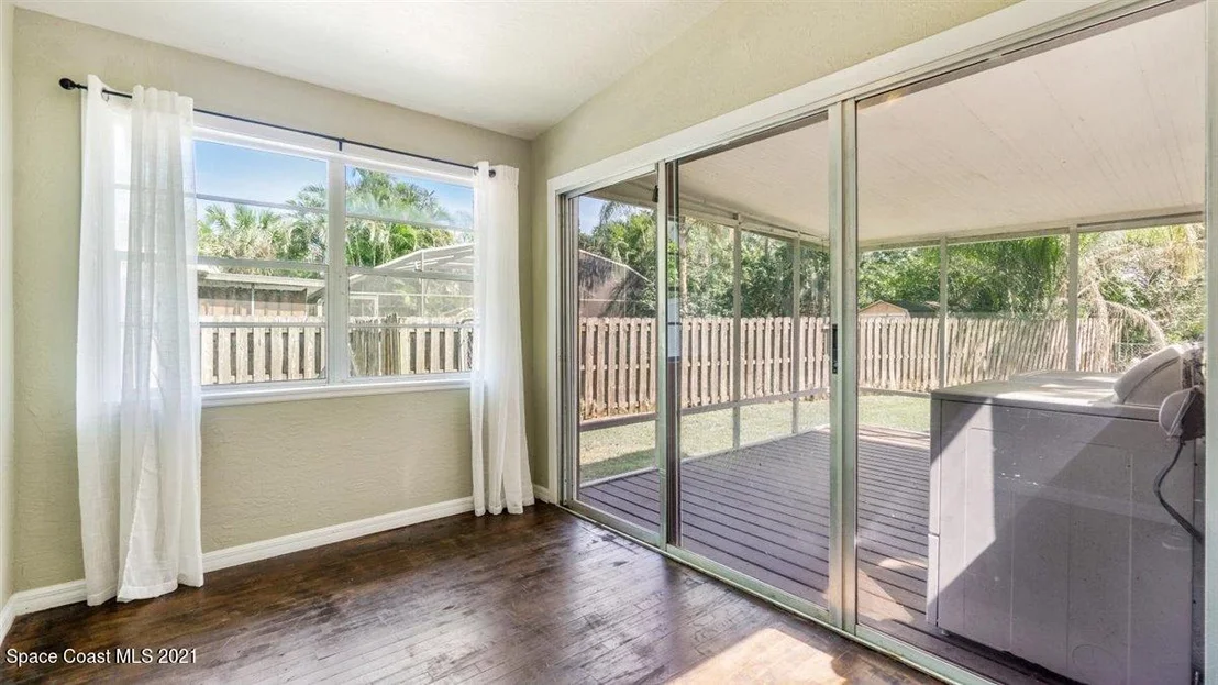 Photo of 7535 Sheridan Road