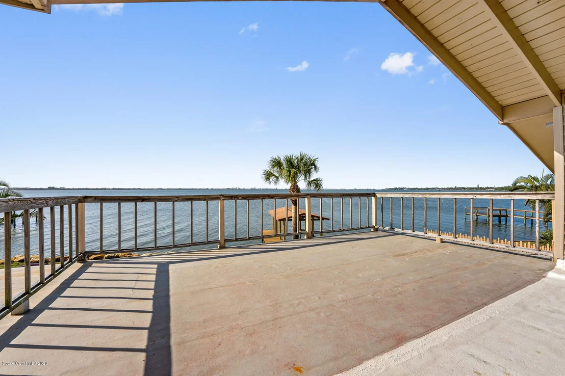 Photo of 447 Riverview Lane