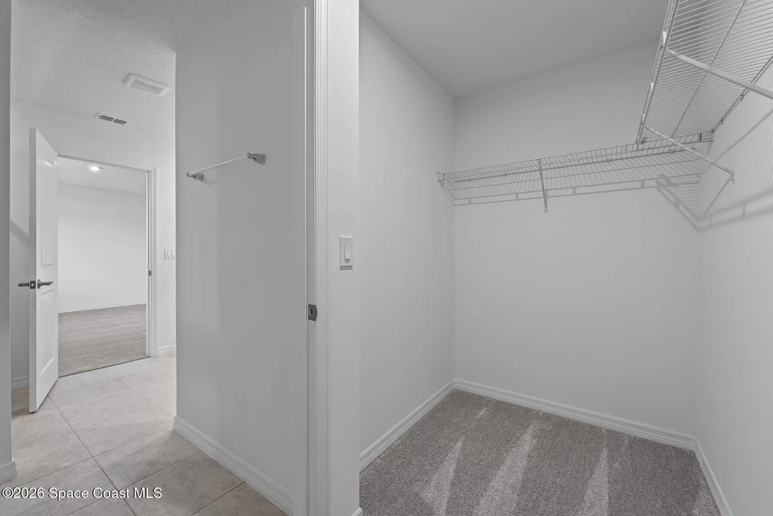 Photo of 926 Castleford Avenue NE