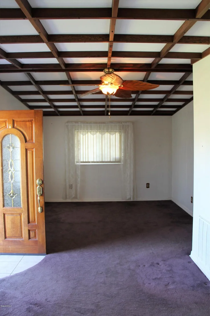 Photo of 1139 Aurora Road