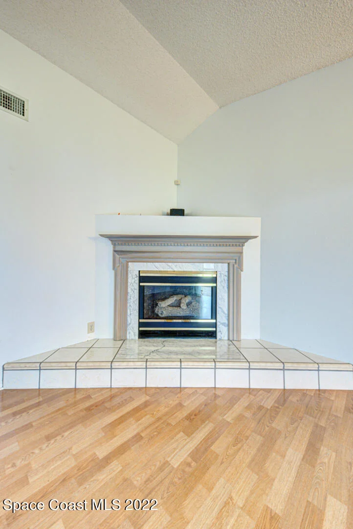 Photo of 2472 Nobility Avenue