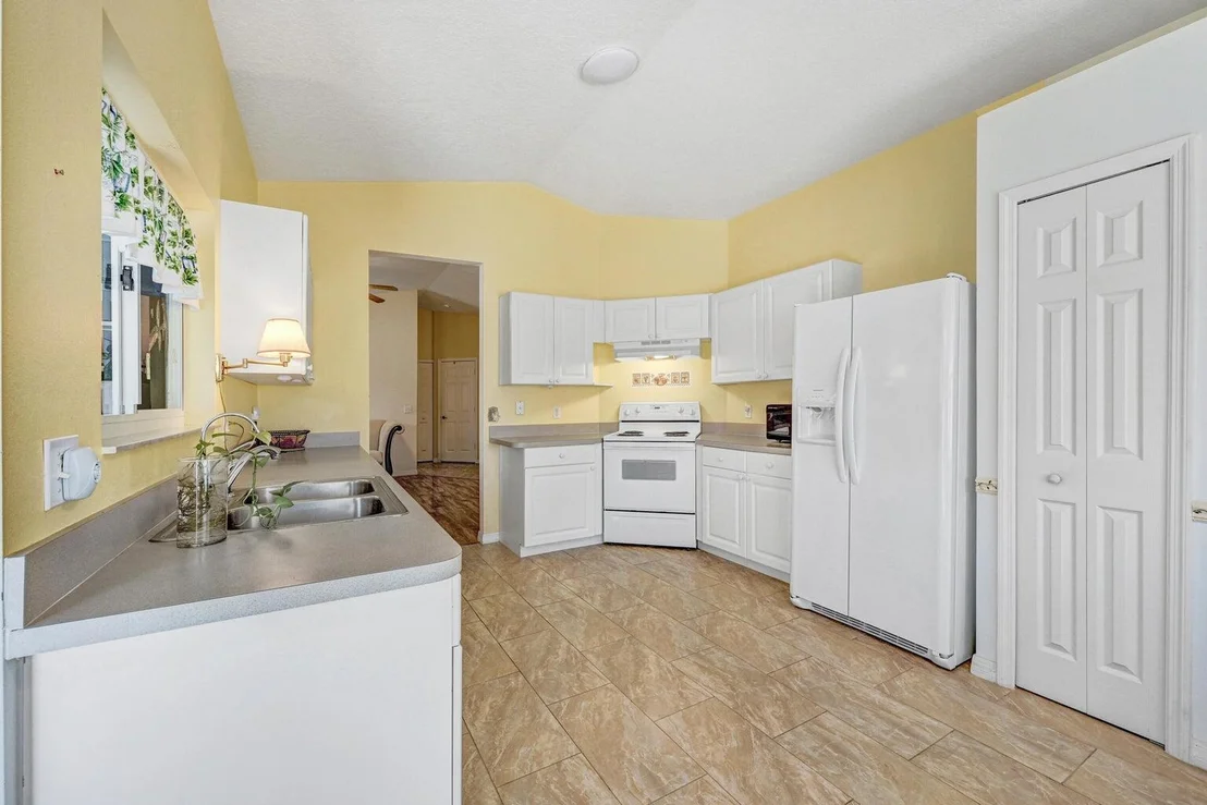 Photo of 1180 Goldenrod Circle NE