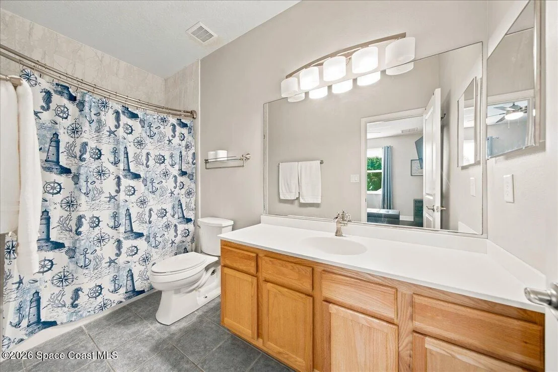 Photo of 195 River Drive