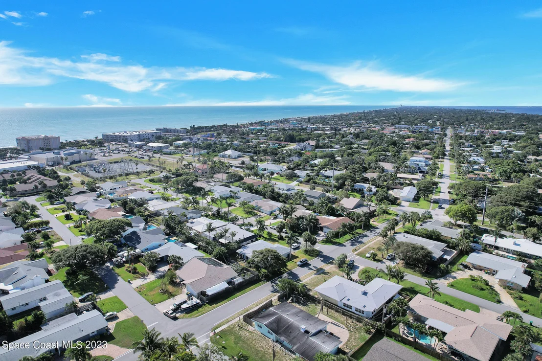 Photo of 380 Bahama Drive