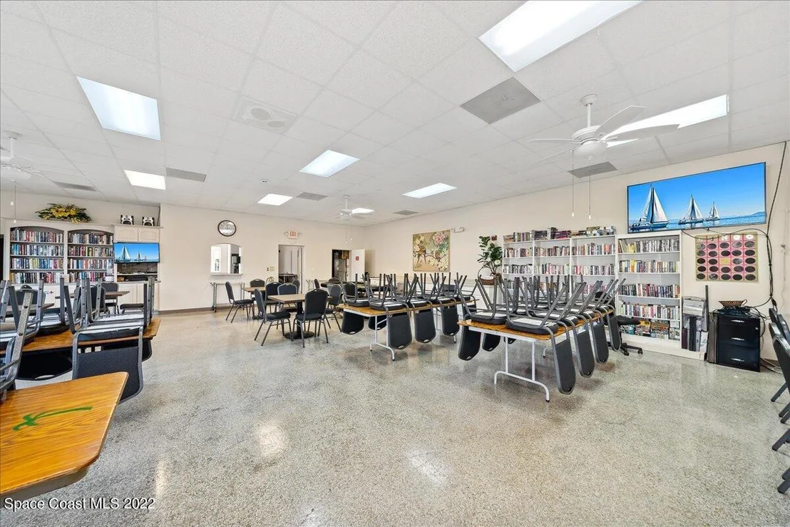 Photo of 3061 Indian River Drive NE