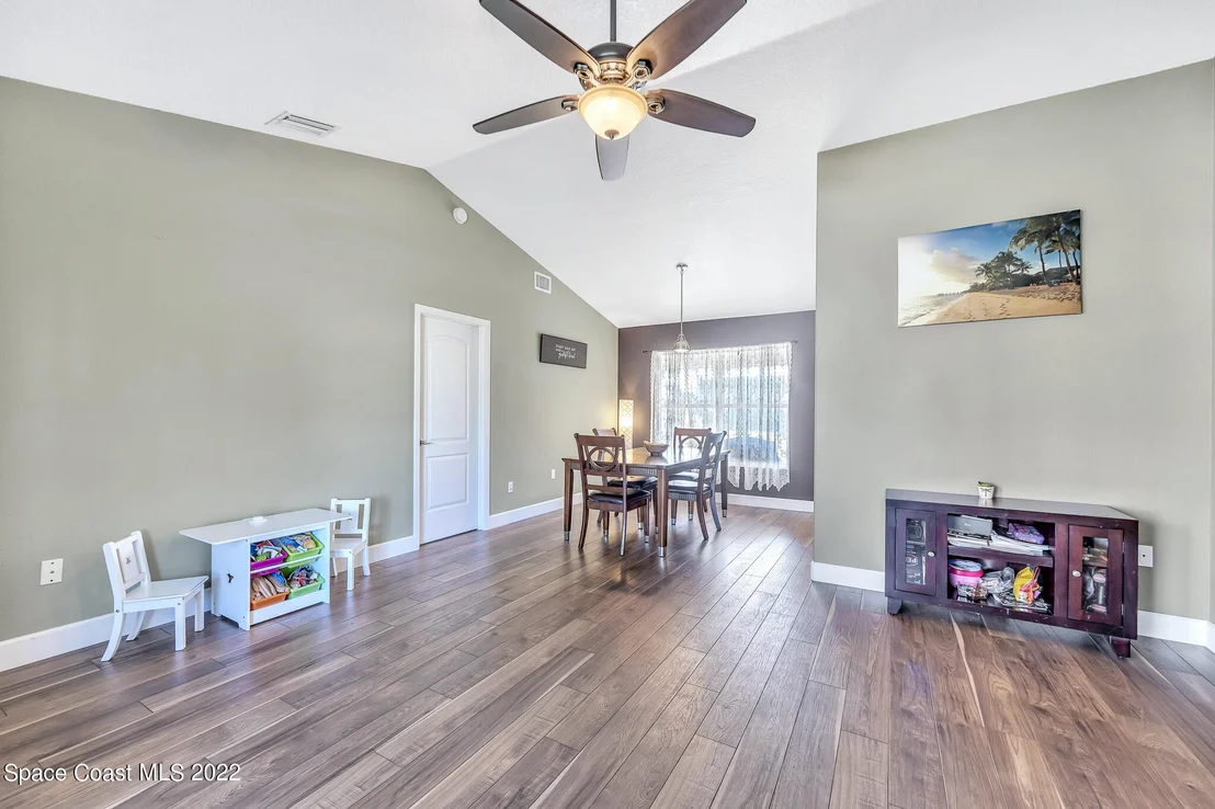 Photo of 905 Pine Baugh Street
